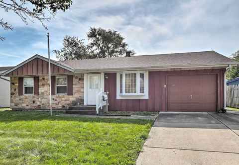 Others Glendale Heights Home With Office and Backyard!