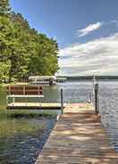 Primary image Hayward Cabin on Grindstone Lake: Bring Your Boat!