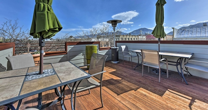 Lain-lain Walkable Downtown Logan Apartment w/ Rooftop Deck