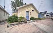 Others 4 Sunny, Modern Waterfront Cottage w/ Grill in Erie!