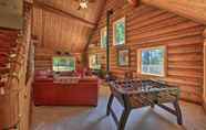 อื่นๆ 7 Large Cabin w/ Fire Pit + Grill on 34 Acres!