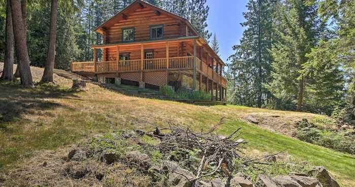 Others Large Cabin w/ Fire Pit + Grill on 34 Acres!