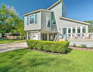 Lainnya 2 Bright & Breezy Home With Dock on Lake Conroe!