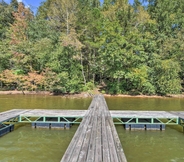 Others 5 Lovely Lake Hartwell Retreat: Dock, Deck & Grill!