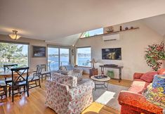 อื่นๆ 4 Waldport Beach House w/ Loft, Grill & Ocean Views!