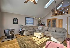 อื่นๆ 7 Waldport Beach House w/ Loft, Grill & Ocean Views!