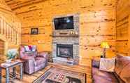 Lain-lain 3 Cozy Murphy Cabin Rental w/ Mountain Views!