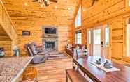 Lain-lain 7 Cozy Murphy Cabin Rental w/ Mountain Views!