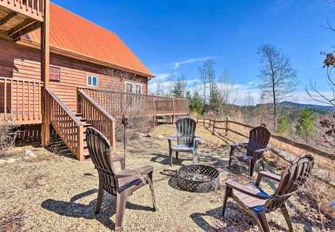 อื่นๆ Cozy Murphy Cabin Rental w/ Mountain Views!