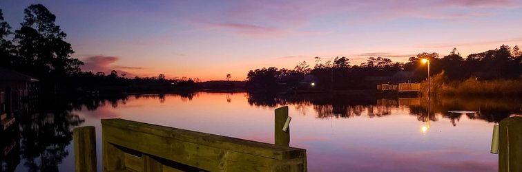 Others 'pelican Splash' Retreat on Bon Secour River!