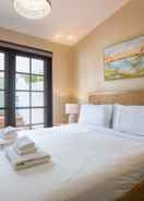 ห้องพัก ห้องนอนสวยงาม 1 ห้องใน Scarborough ที่มีชายหาด