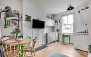 Lainnya 2 Sleek & Cosy 1BD Flat in Clapham