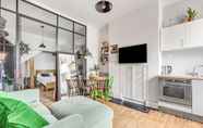 Others 4 Sleek & Cosy 1BD Flat in Clapham