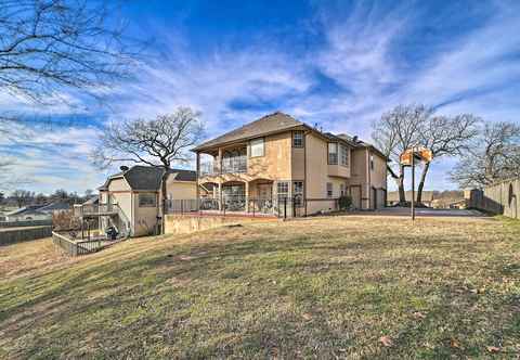 Others Upscale Home w/ Views & Game Room!
