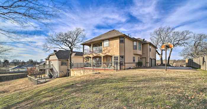 Others Upscale Home w/ Views & Game Room!