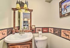 기타 6 Townhome w/ Deck: Walk to Mirror Lake & Main St!