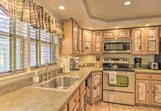 其他 3 Townhome w/ Deck: Walk to Mirror Lake & Main St!