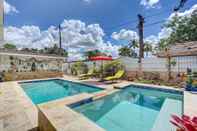 Lain-lain Breezy Naples Home With Private Outdoor Pool!