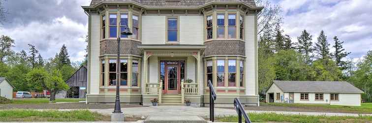 Others Historic, Victorian Villa w/ Park On-site