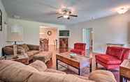 Others 4 Charming Mount Pleasant Home: 7 Miles to Beach!