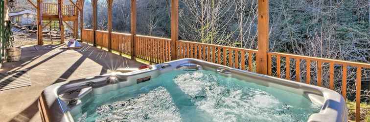 อื่นๆ Avalon Woods Riverfront Retreat: Walk to Waterfall