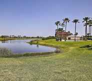 Others 7 Condo on Golf Course - 10 Mi to South Padre Island