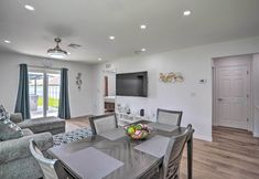 Others 6 Hot Tub & Fenced Yard: Home in Sebring