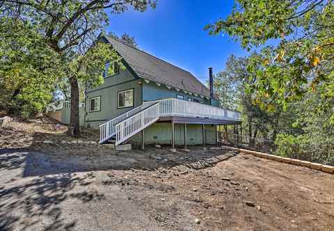 อื่นๆ Tree-lined Lake Arrowhead Cabin, Near Trails!