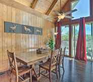 อื่นๆ 4 Tree-lined Lake Arrowhead Cabin, Near Trails!