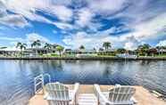 Others 7 Punta Gorda Getaway w/ Canal Access & Lanai!