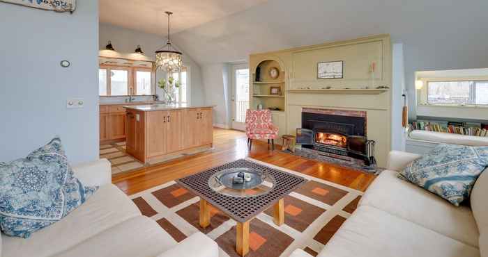 Lain-lain Cape Cod Vacation Home Rental - Walk to Beach!