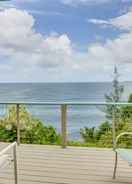 Imej utama Hilo Home w/ Private Deck + Stunning Ocean Views!