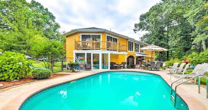 Lainnya Extravagant Randolph Retreat w/ Private Pool!