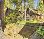 Others 7 Inviting Cabin < 3 Miles to Lake Tahoe + Skiing!