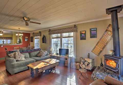 Lain-lain Downtown Cabin < 10 Miles to Mt Shasta Ski Park!