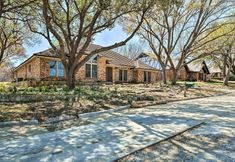 其他 2 Grand Prairie Home w/ Fire Pit ~ 5 Mi to Stadiums!