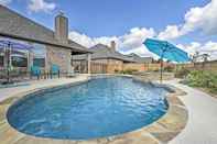 Others Deluxe Family Getaway w/ Private Pool & Hot Tub!