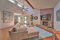 Lain-lain Modern Fayetteville Home < 1 Mi to U of A!