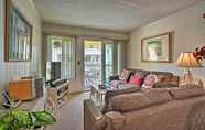 Others 2 Coastal Condo With Pool Access - Walk To Beach!