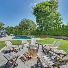 Primary image1Alluring Hampton Bays Hideaway < 2 Mi to Beach!,库珀斯海滩飯店