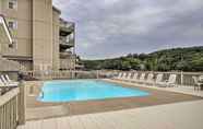 Lain-lain 2 Osage Beach Waterfront Condo w/ Amenities!