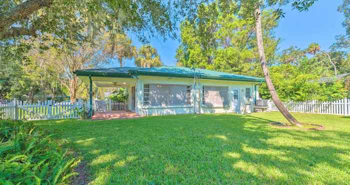 Others Sunny Home in Yankeetown w/ Lanai & Backyard!