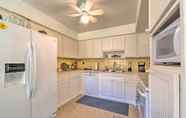 Others 3 Sunny Home in Yankeetown w/ Lanai & Backyard!