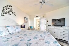 Lainnya Indian Shores Condo w/ Pool + Sunset Beach View!