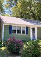 Foto utama South Yarmouth Cottage ~ Half Mi to Beaches!