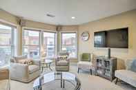 Others 'phoenix Nest' South Haven Condo: River View!