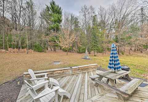 Others Four-season Home on Scenic Bluff Country Acreage!