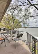 ภาพหลัก Spacious Lake of the Ozarks Home w/ Decks & Grill!