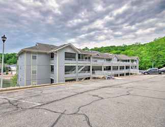 Lain-lain 2 Lake of the Ozarks Waterfront Condo: Seasonal Pool