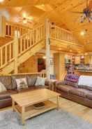 Primary image Rustic Cabin w/ Hot Tub - 7 Miles to Hocking Hills